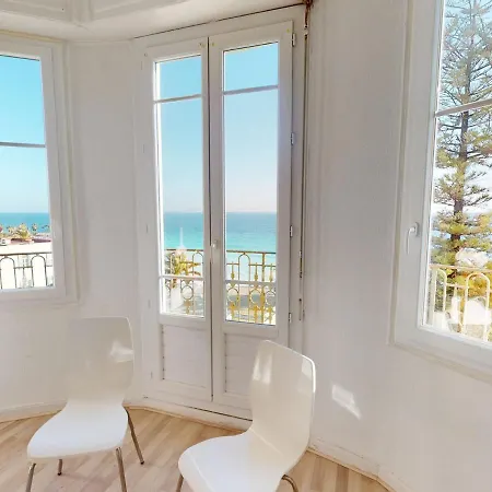 Grand 2p Face En Centre-ville Dans Un Palace Avec Parc A - Fr-1-196-318 Menton